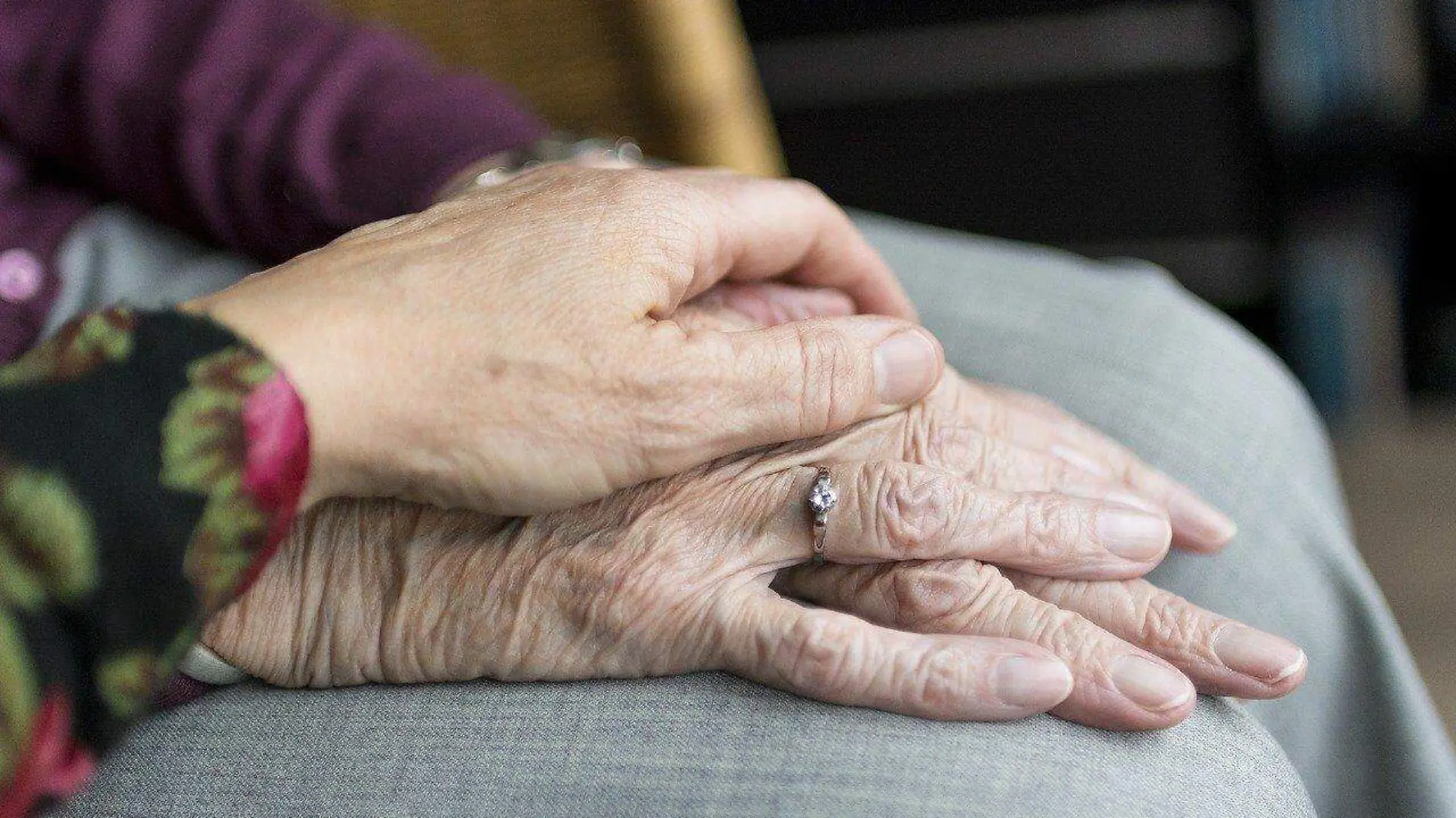 ancianos asilo enfermos viejitos abuelitos covid coronavirus